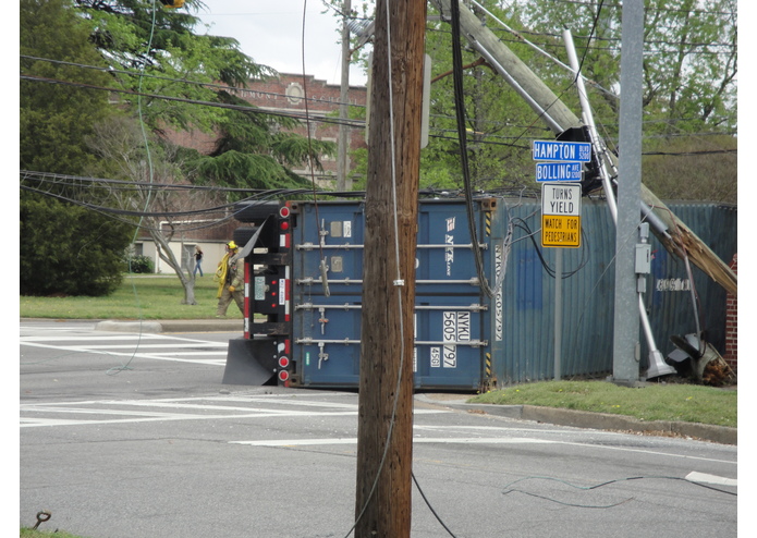 Preventing more crashes through road to car communications – screenshot 1