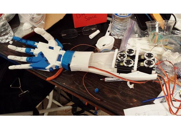 Leap Motion Controlled-Prosthetic Arm – screenshot 1