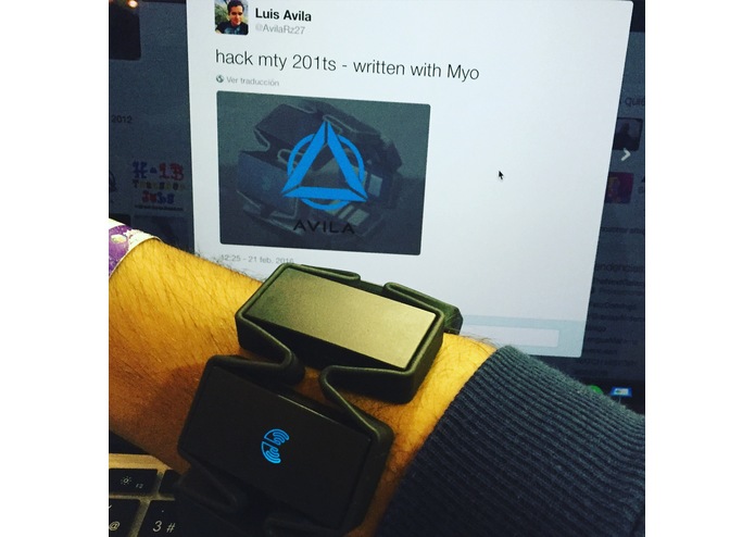 Tweeting Myo – screenshot 2