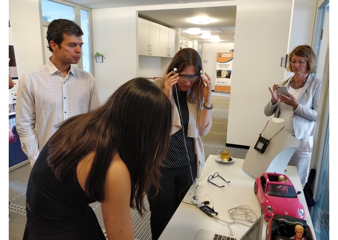 Multimodal Attention Arousal in Head-Mounted Displays – screenshot 6