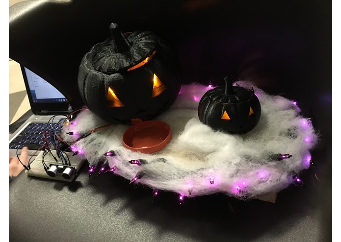 VandyHacksIV - Pumpkin Candy Launcher – screenshot 2