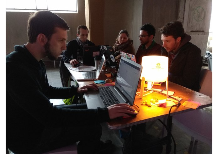 Bee Gigglin' – screenshot 3