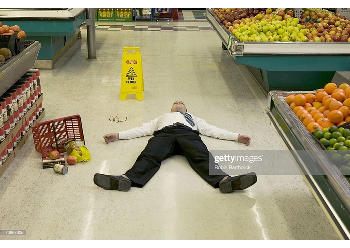 Passed out in aisle 5 – screenshot 2