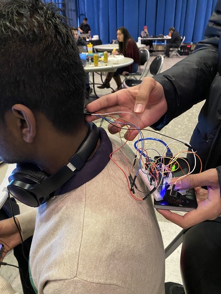 Neckinator – screenshot 1