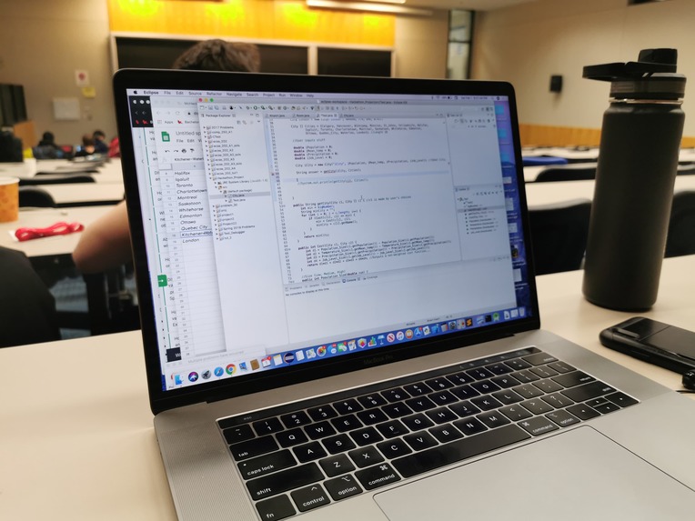 Canada welcomes – screenshot 5