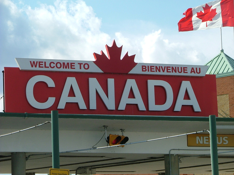 Canada welcomes – screenshot 1