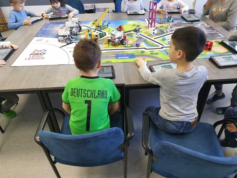 1_007_0_e-kinderbetreuung_techeroes_interaktive_betreuung – screenshot 4