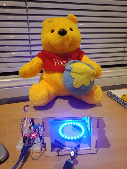 Low-Cost Hands-Free Mood Light with Teddy Bear Activation – screenshot 2
