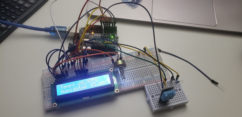 Voltage Based Theromometer and Sensor Based Humidity Reader  – screenshot 4