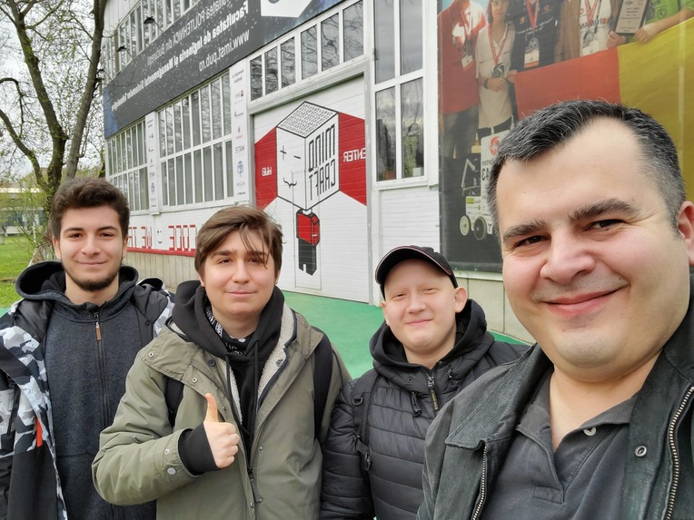 Medical assistant robot for fighting the spread of Covid-19 – screenshot 3