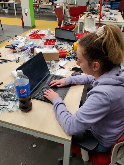 Medical assistant robot for fighting the spread of Covid-19 – screenshot 33