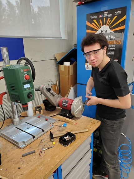 Medical assistant robot for fighting the spread of Covid-19 – screenshot 36