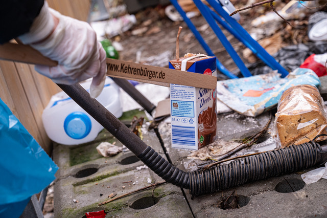 DERWEDDINGRÄUMTAUF – screenshot 3