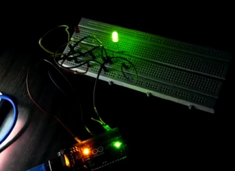 Traffic light using arduino – screenshot 1