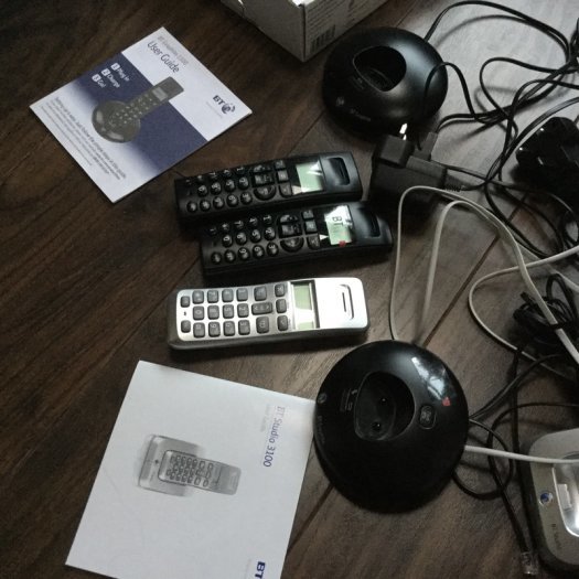 Redesign a Cell Phone Layout – screenshot 1