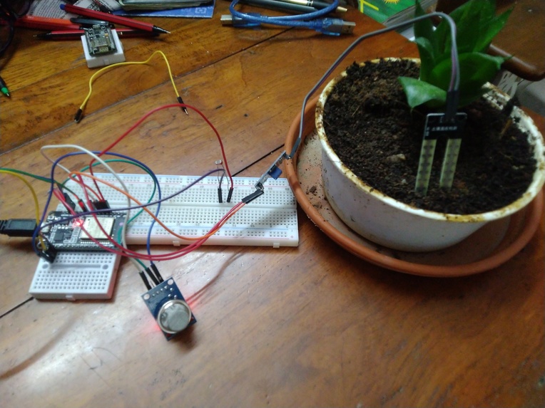 Smart IOT Plant Monitoring System with Live Dashboard – screenshot 1