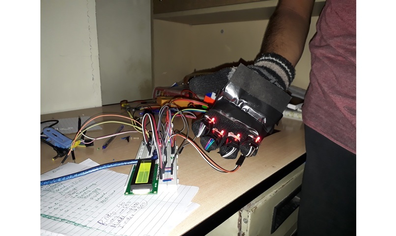 HAND GESTURE RECOGNITION SYSTEM USING IOT – screenshot 1