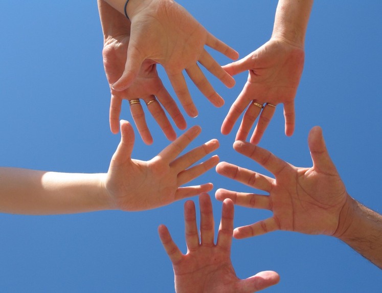 HELPING HANDS Team - Queen's Park Primary School – screenshot 1