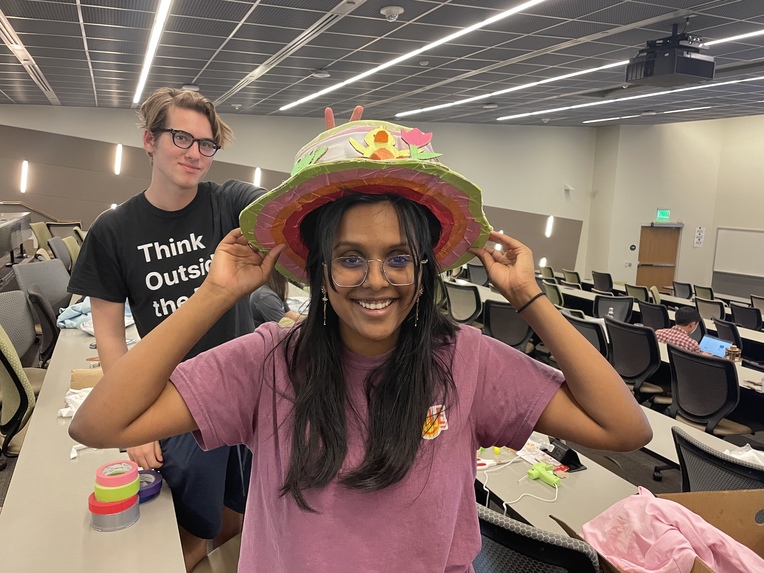 Spring Celebration Hat – screenshot 1