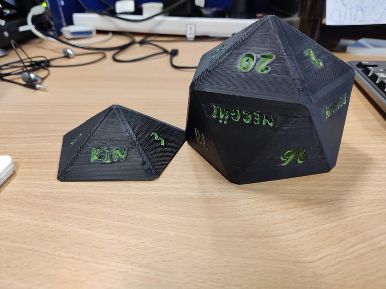 3D-Printed and Designed Icosahedron with Magnetic Lid – screenshot 2