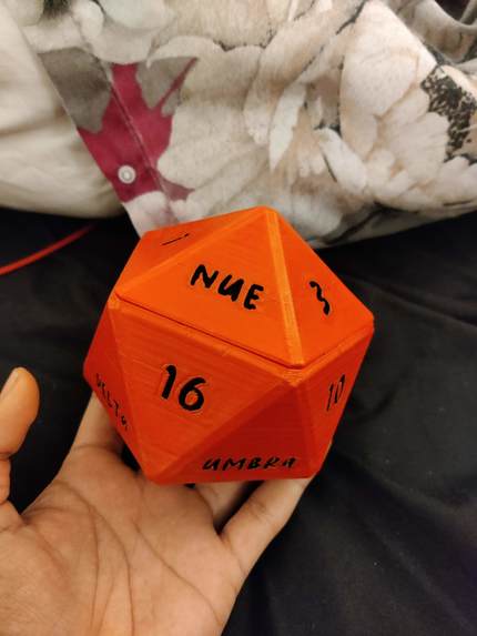 3D-Printed and Designed Icosahedron with Magnetic Lid – screenshot 3