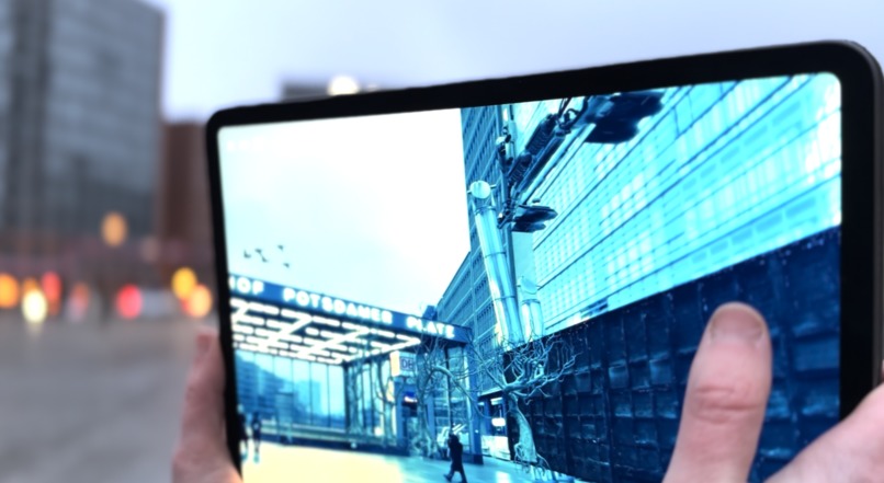 Berlin’s Potsdamer Platz between utopia and dystopia. – screenshot 3