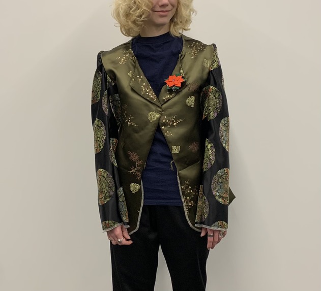 Blazer with a buzz – screenshot 1