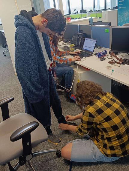 Dance Dance Communist Revolution – screenshot 2