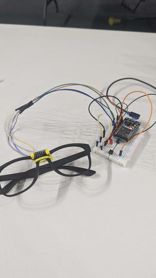 At the Wheel – screenshot 1