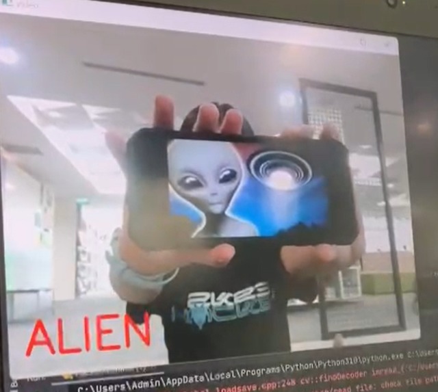Live Feed Alien Classifier – screenshot 1