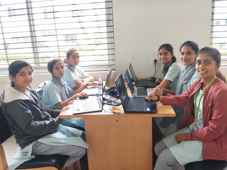 Team 748_Medical Report Analysis – screenshot 1