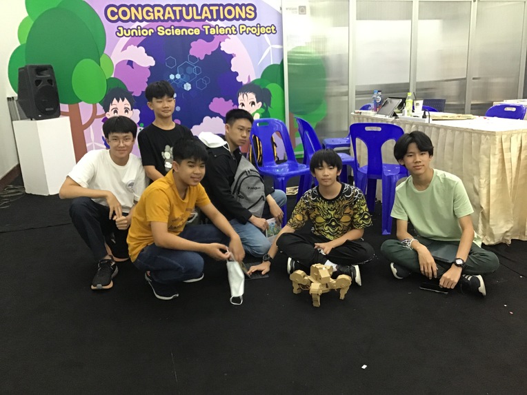 Talking in Science with GeminiAI-based SCABO robot  – screenshot 9