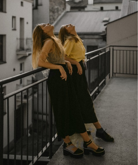 B&W Background – screenshot 2