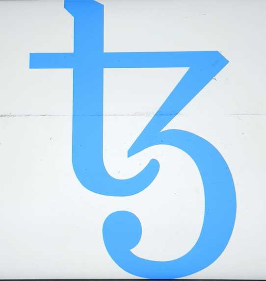 "TrackChain: Decentralized Shipment Tracker" – screenshot 1