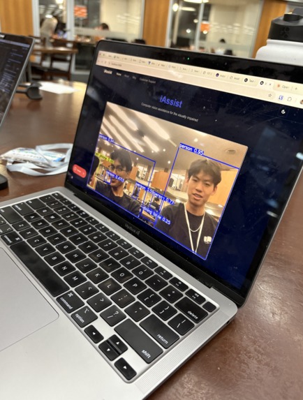 iAssist – screenshot 1