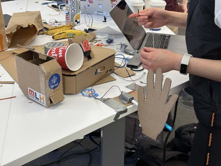 Mother Board – screenshot 2