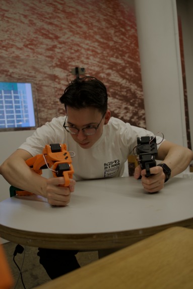 Ninja shirt folding technique with dual arm robot – screenshot 4