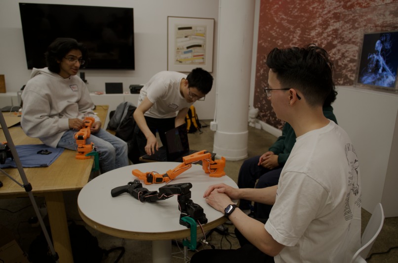 Ninja shirt folding technique with dual arm robot – screenshot 7