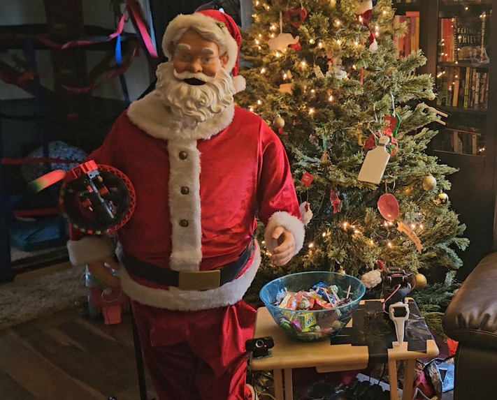 A Santa That Deems People Naughty and Nice (with a Nerf Gun) – screenshot 1