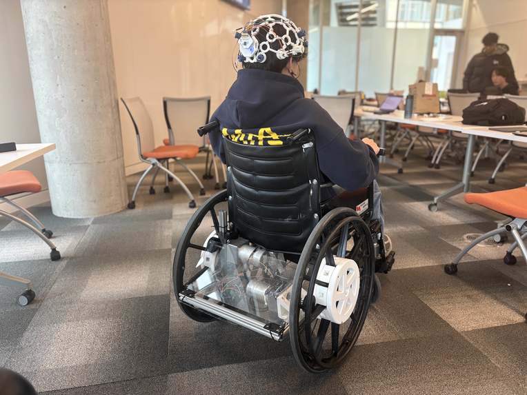 BWI (Brain Wheelchair Interface) – screenshot 1