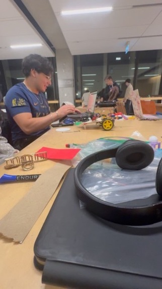 Ewana & Cheerleader – screenshot 2