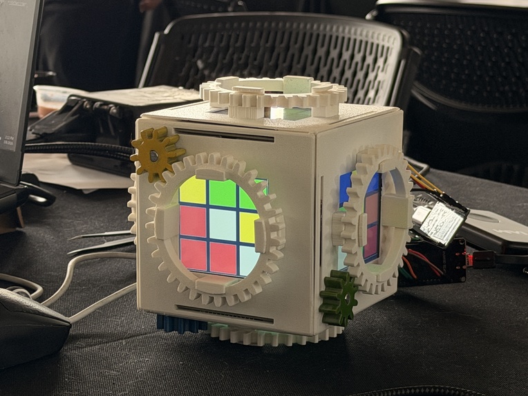 Team 18: Unreasonable Cube – screenshot 1