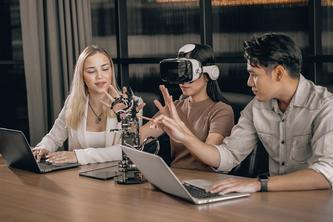 XRLearn AI: Immersive Smart Learning Experience