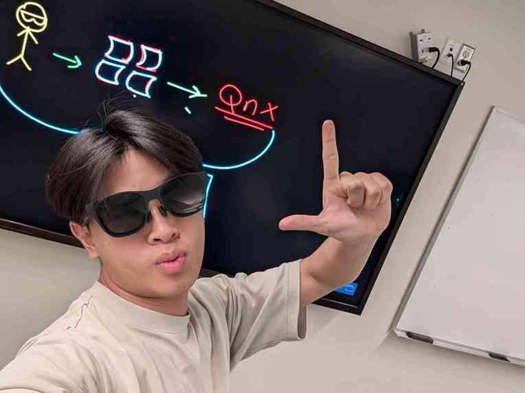 JARVIS x FIBI | QNX x XREAL Glasses – screenshot 2