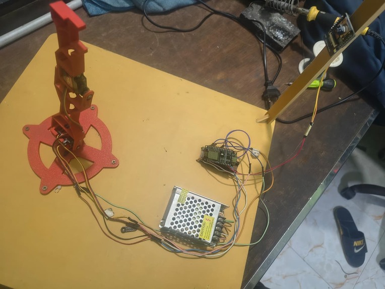 Mobile Web Robotic Arm Control Using MediaPipe – screenshot 4