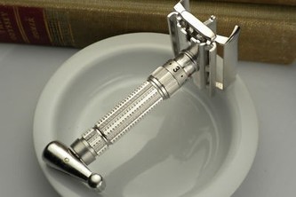 Shaving Razor - Vintage Looks With Tomorrow's Smarts