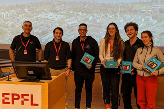 AWS - Obtain useful information from reviews using AI