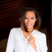 Serena Fernandes's avatar