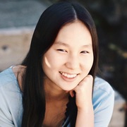 Emily Chow's avatar