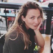 Karolina Debowska